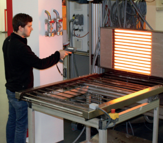 Temperature sensor for wafer tool